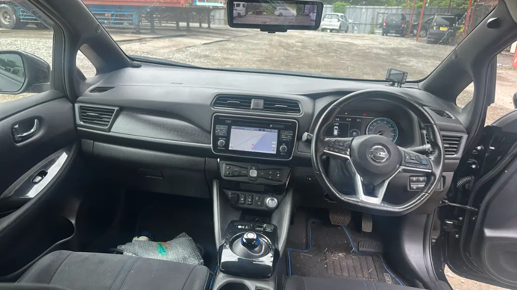 NISSAN LEAF thumbnail 8
