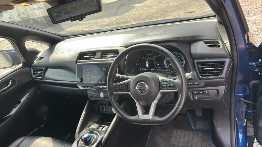 NISSAN LEAF thumbnail 8