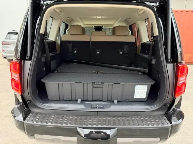 TOYOTA LAND CRUISER PRADO KAKADU thumbnail 5