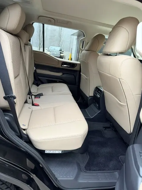 TOYOTA LAND CRUISER PRADO KAKADU thumbnail 9