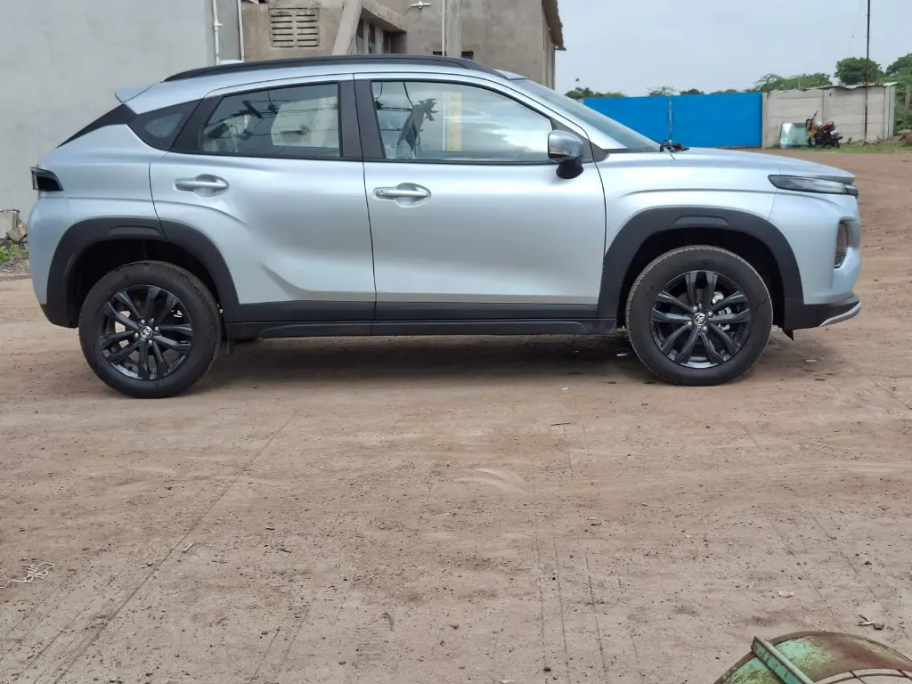 TOYOTA TAISOR thumbnail 2