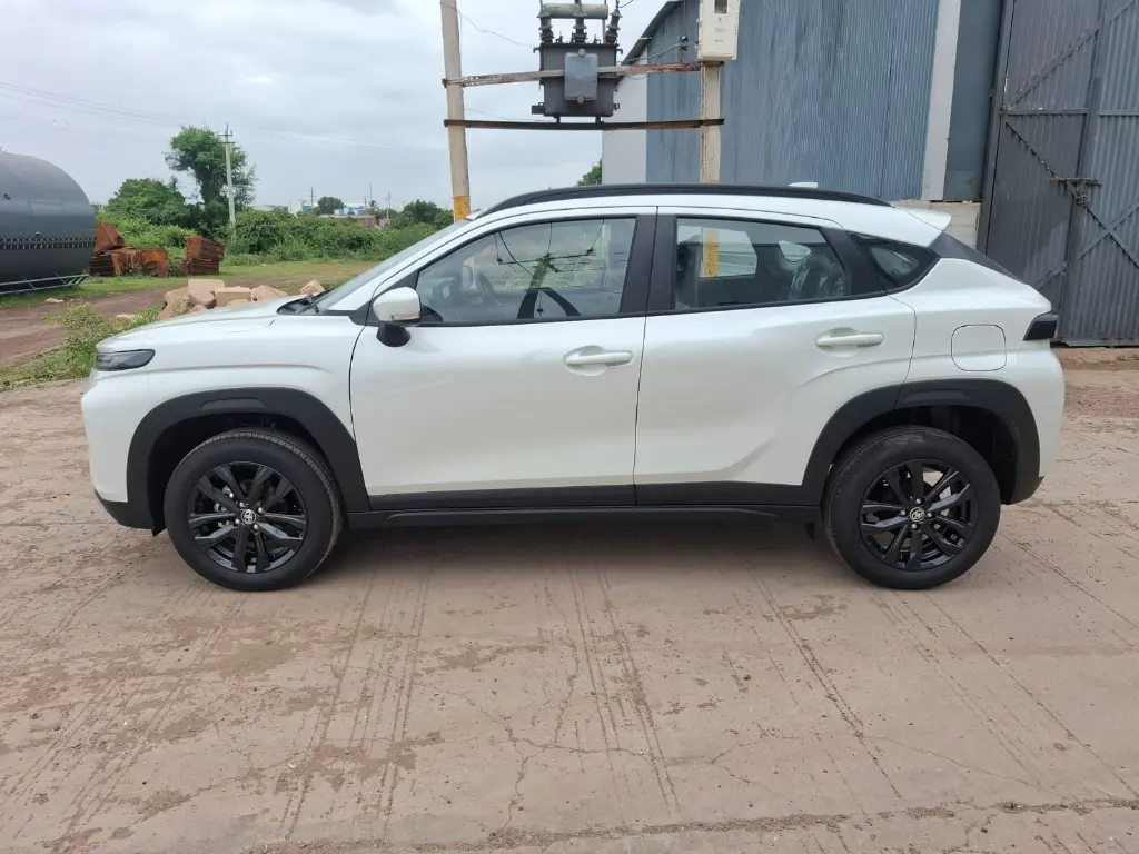 TOYOTA TAISOR thumbnail 2