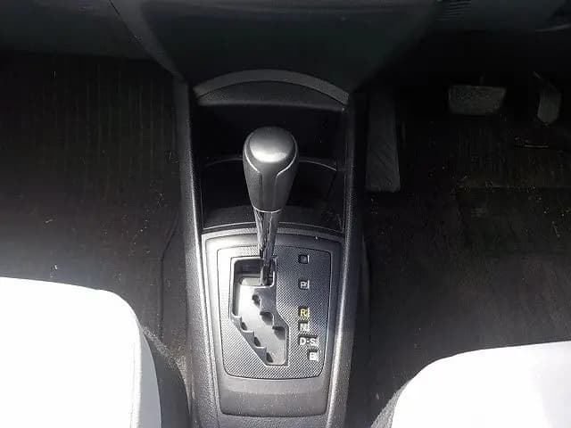 TOYOTA COROLLA AXIO thumbnail 11