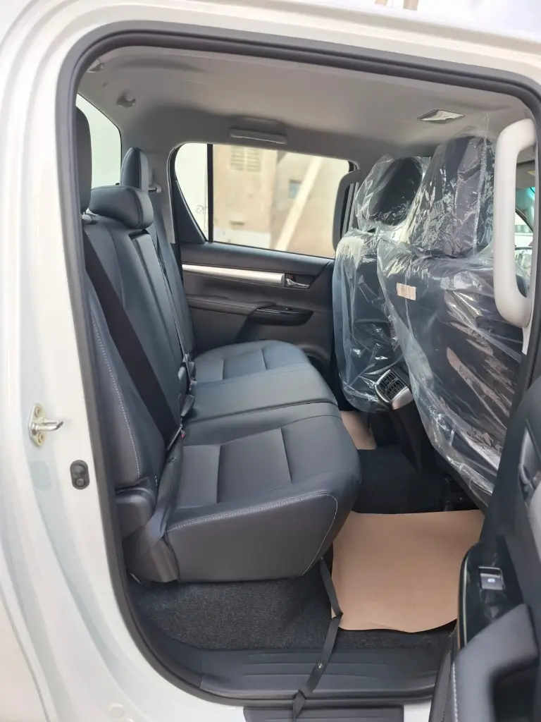 TOYOTA HILUX thumbnail 7