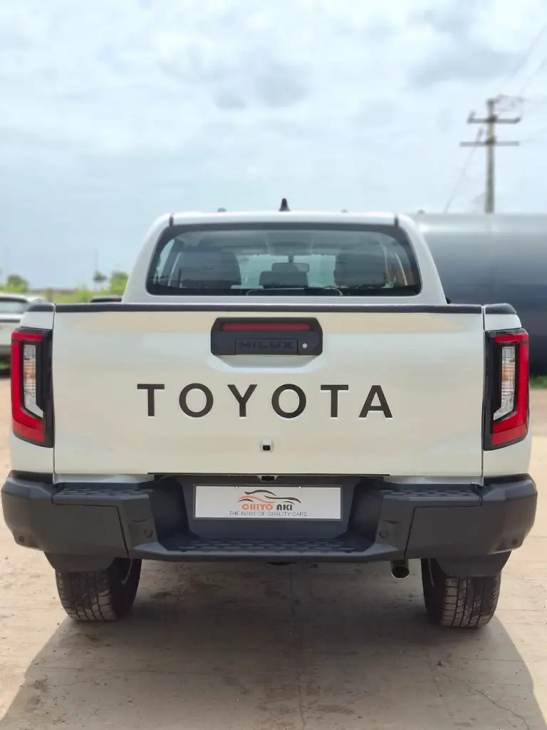 TOYOTA HILUX TRAVO thumbnail 4