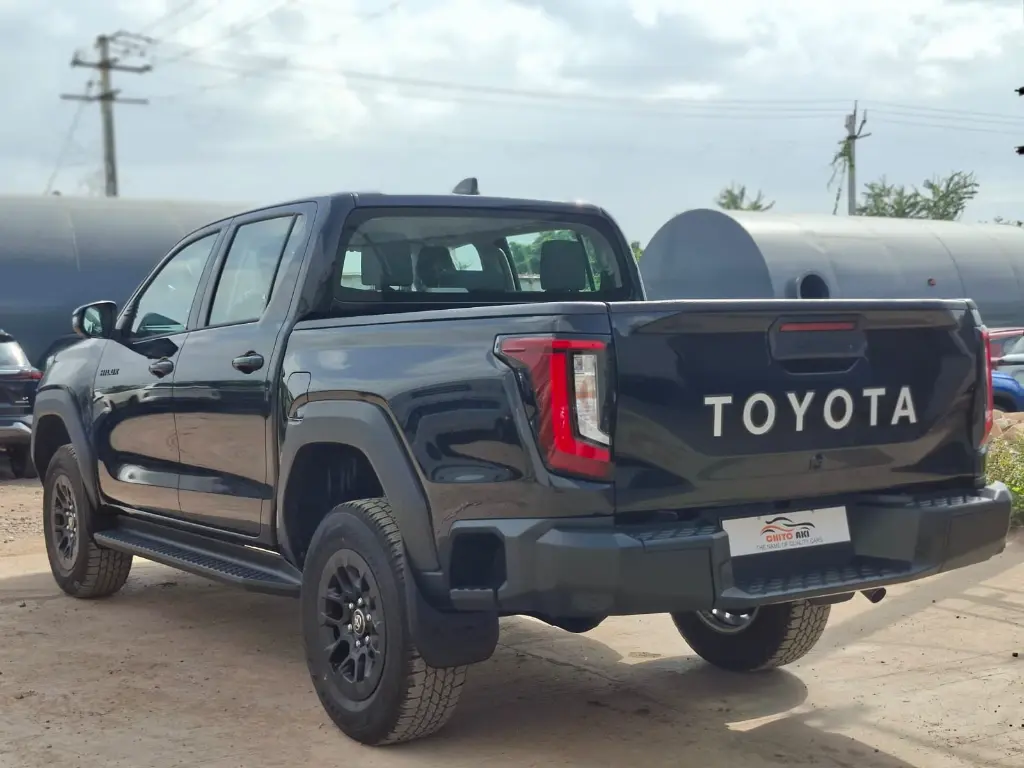 TOYOTA HILUX TRAVO thumbnail 3