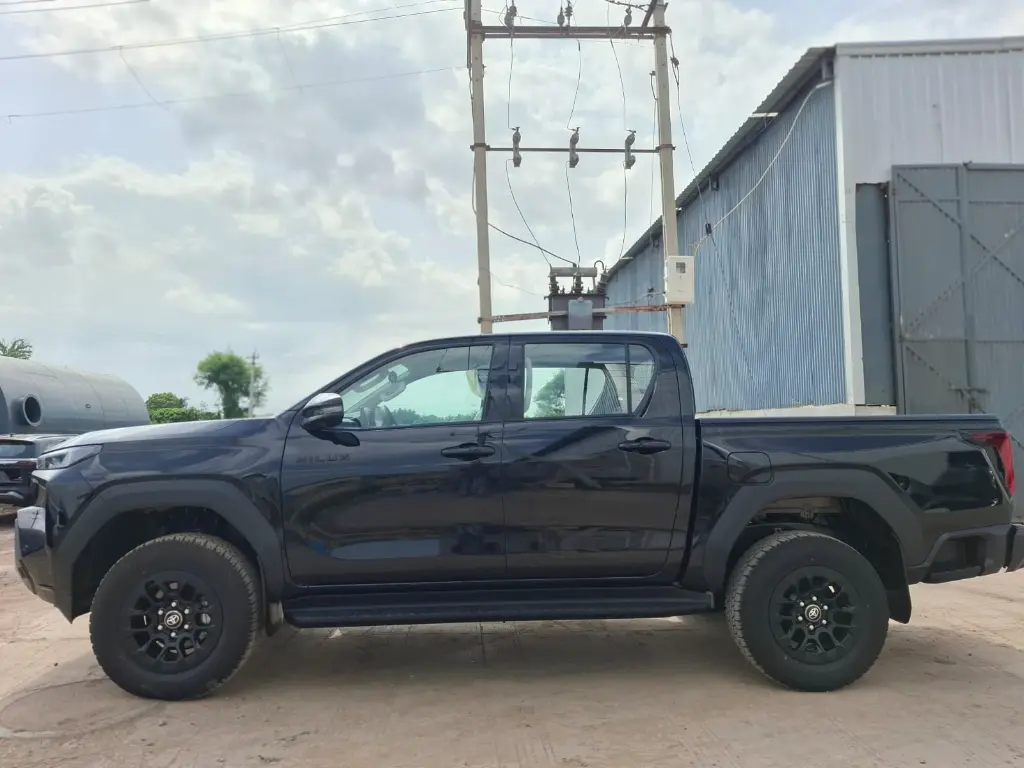 TOYOTA HILUX TRAVO thumbnail 5