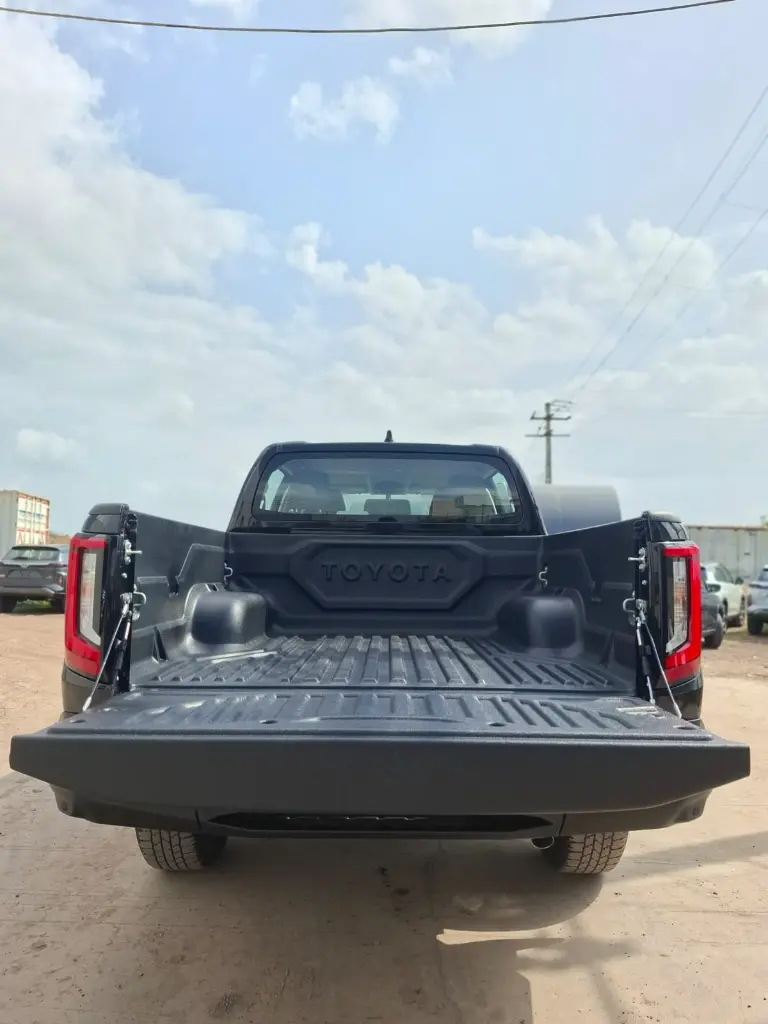 TOYOTA HILUX TRAVO thumbnail 10