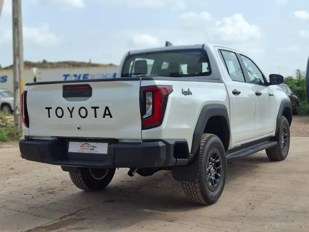 TOYOTA HILUX TRAVO thumbnail 4