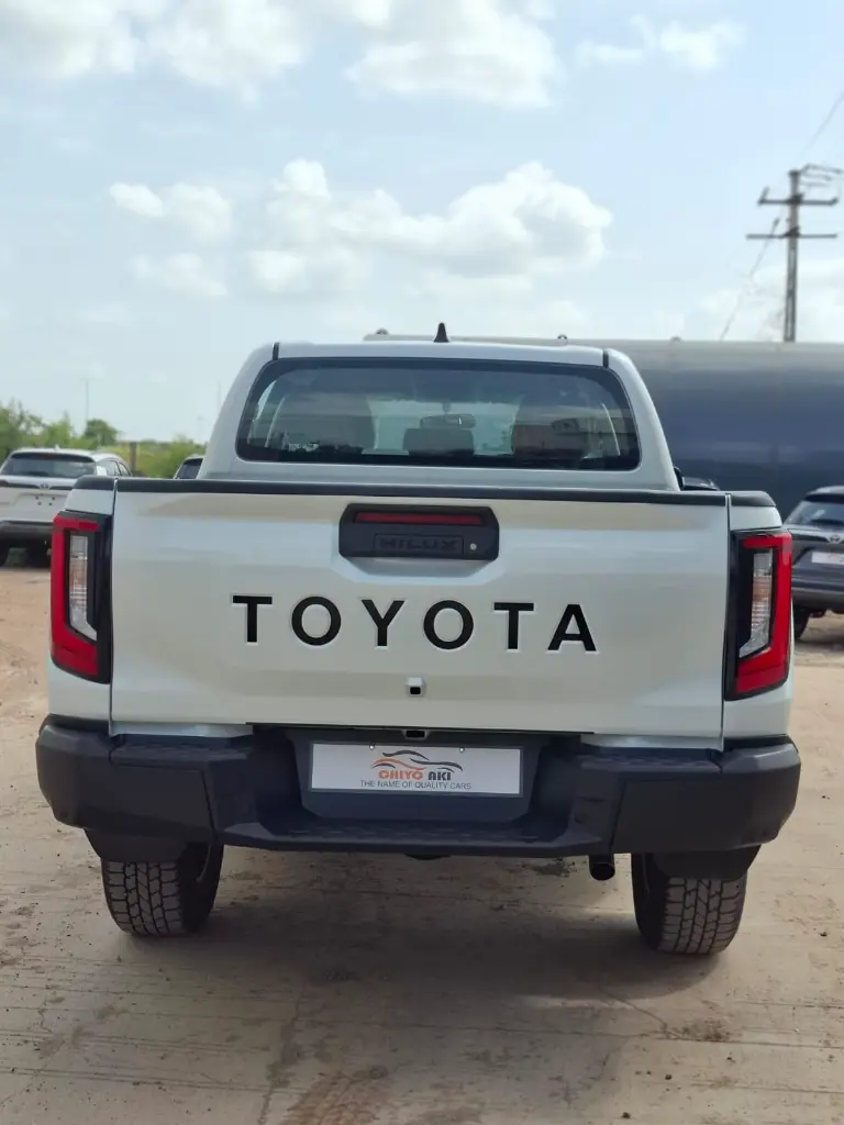 TOYOTA HILUX TRAVO thumbnail 3