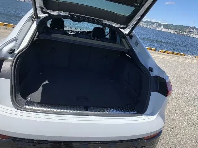 AUDI Q8 SPORTBACK E-TRON thumbnail 9