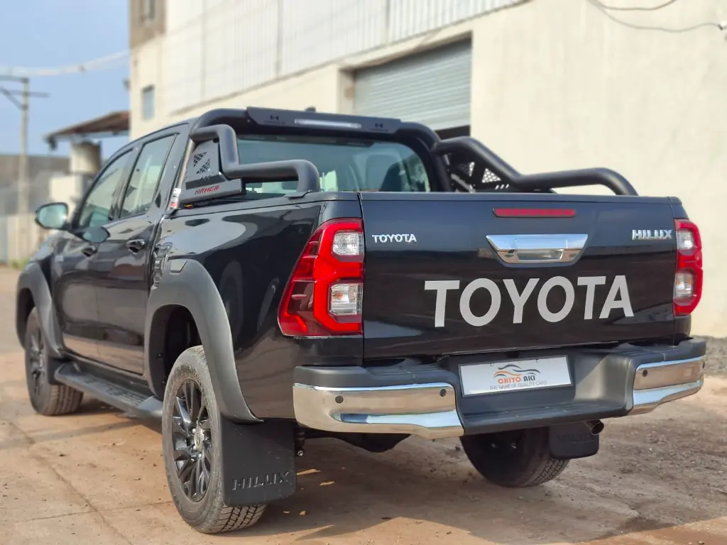 TOYOTA HILUX thumbnail 4