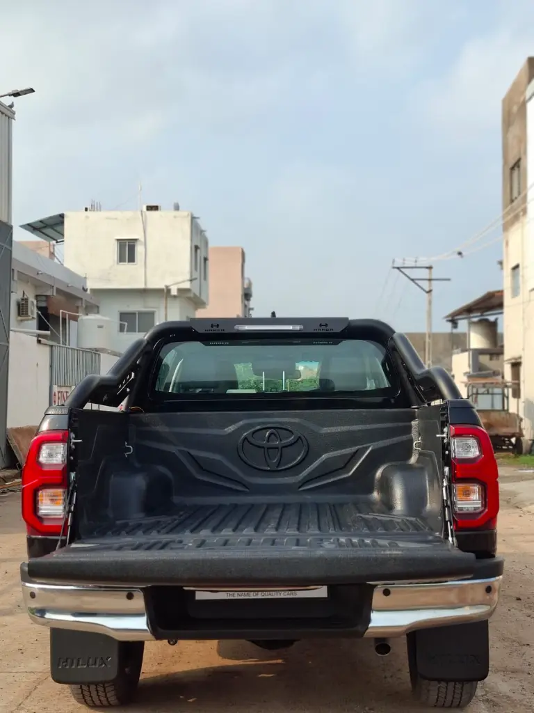 TOYOTA HILUX thumbnail 5