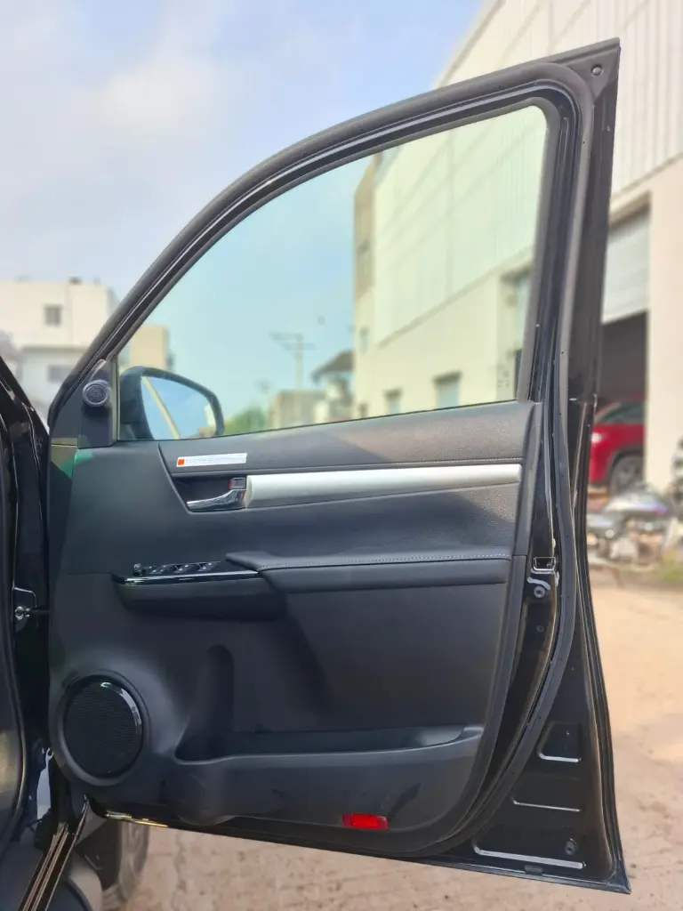 TOYOTA HILUX thumbnail 12