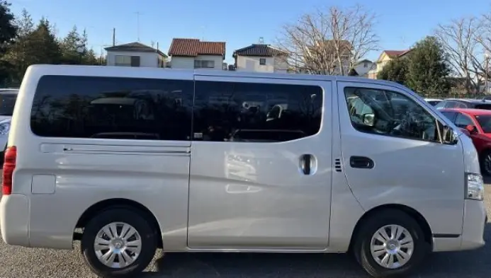 NISSAN CARAVAN thumbnail 3