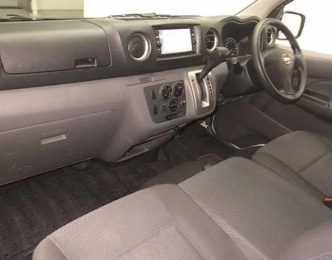 NISSAN CARAVAN thumbnail 3