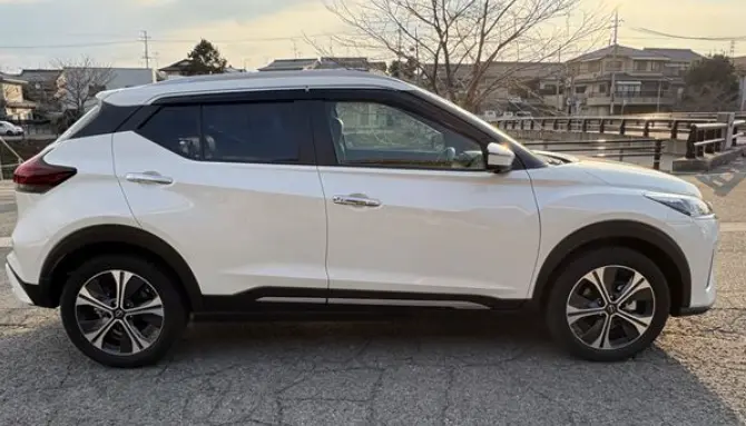 NISSAN KICKS thumbnail 8