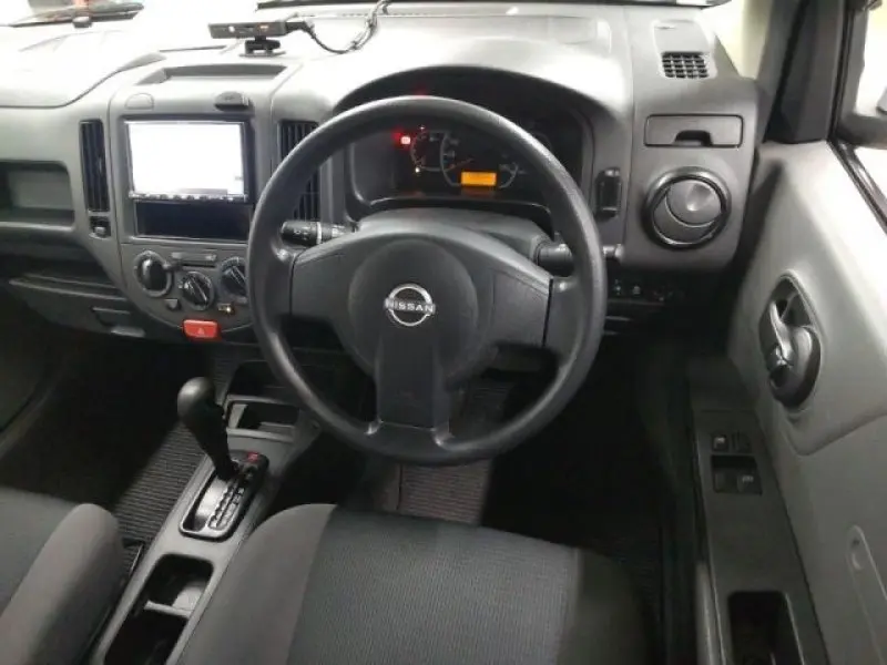 NISSAN AD VAN thumbnail 5