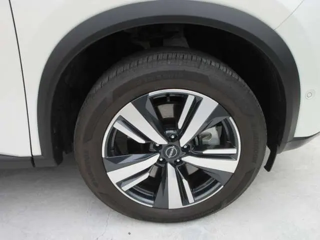 NISSAN X-TRAIL HYBRID thumbnail 32