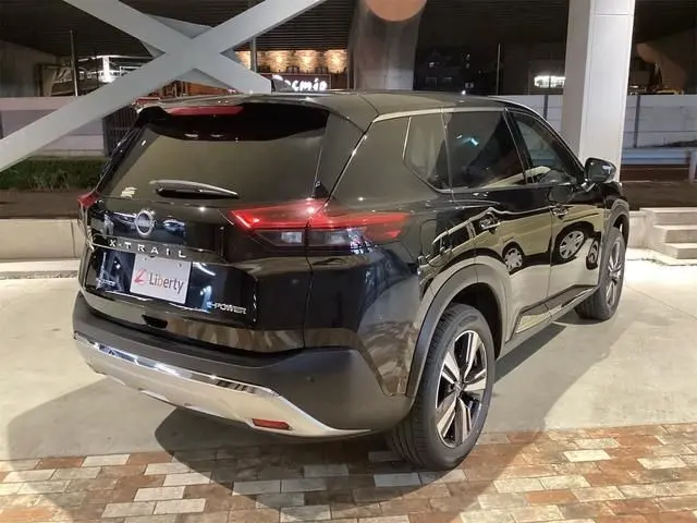NISSAN X-TRAIL HYBRID thumbnail 3