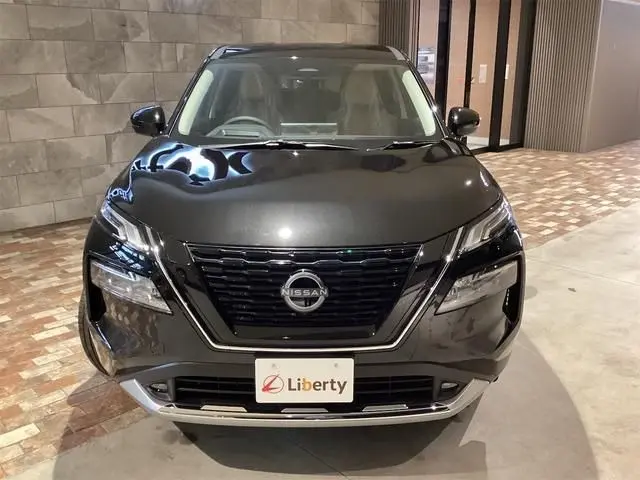 NISSAN X-TRAIL HYBRID thumbnail 4