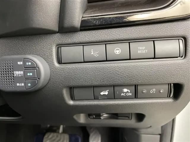 NISSAN X-TRAIL HYBRID thumbnail 5