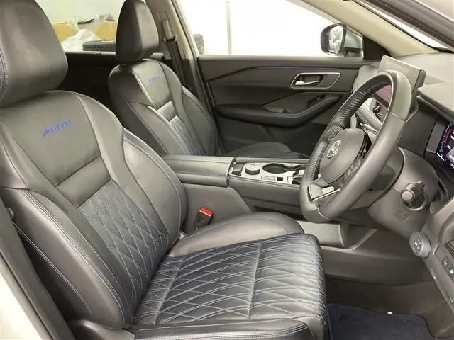 NISSAN X-TRAIL HYBRID thumbnail 8