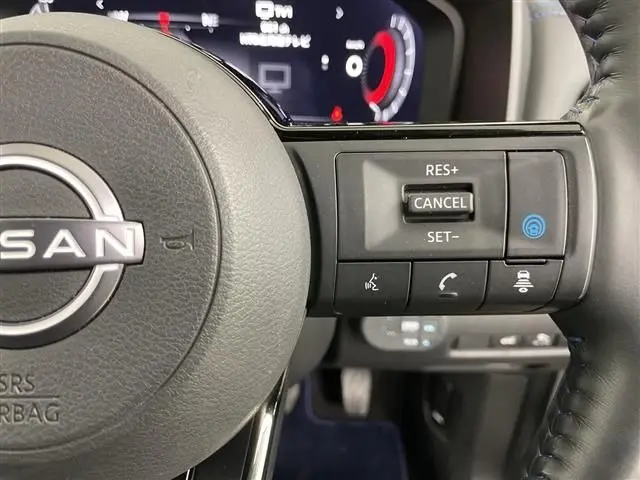 NISSAN X-TRAIL HYBRID thumbnail 11