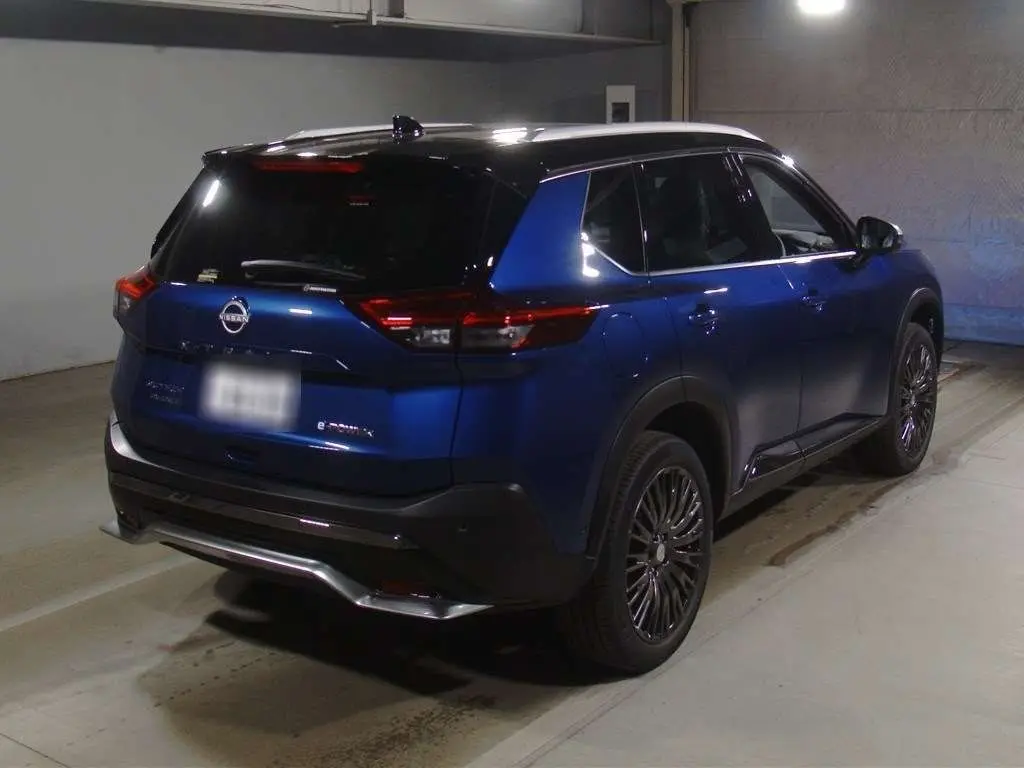 NISSAN X-TRAIL HYBRID thumbnail 2