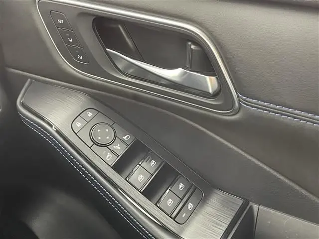 NISSAN X-TRAIL HYBRID thumbnail 12