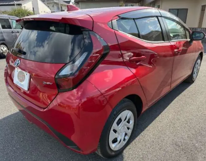 TOYOTA AQUA thumbnail 2