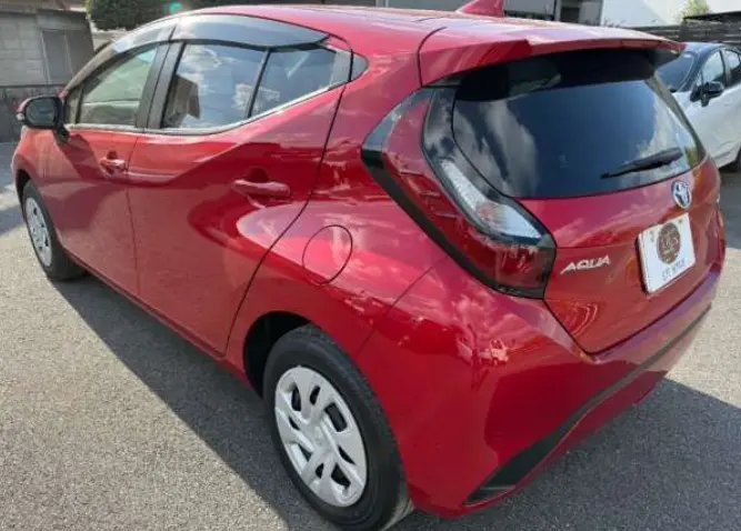 TOYOTA AQUA thumbnail 5