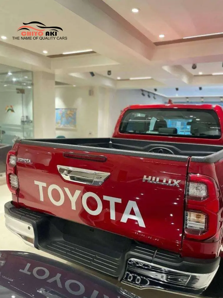 TOYOTA HILUX thumbnail 5