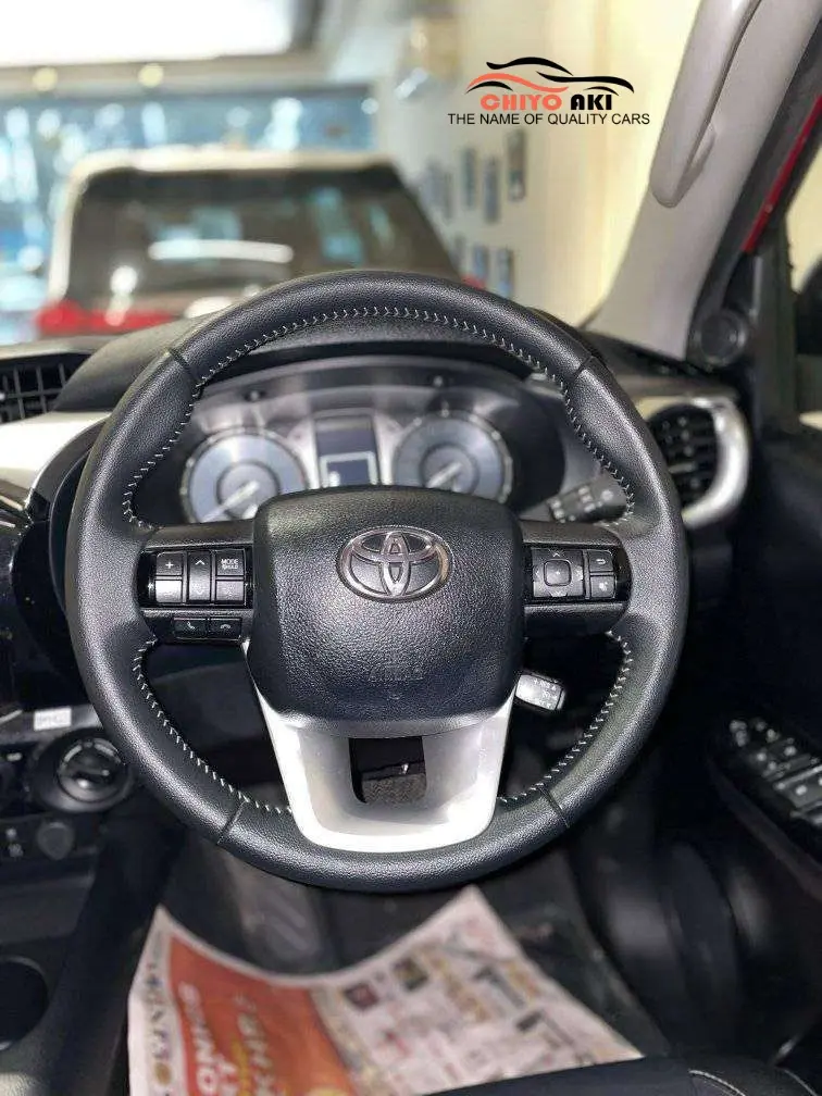 TOYOTA HILUX thumbnail 6