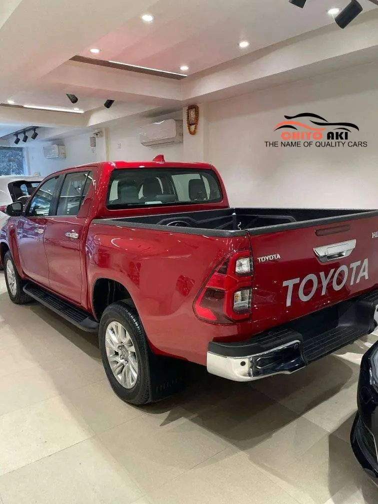 TOYOTA HILUX thumbnail 4