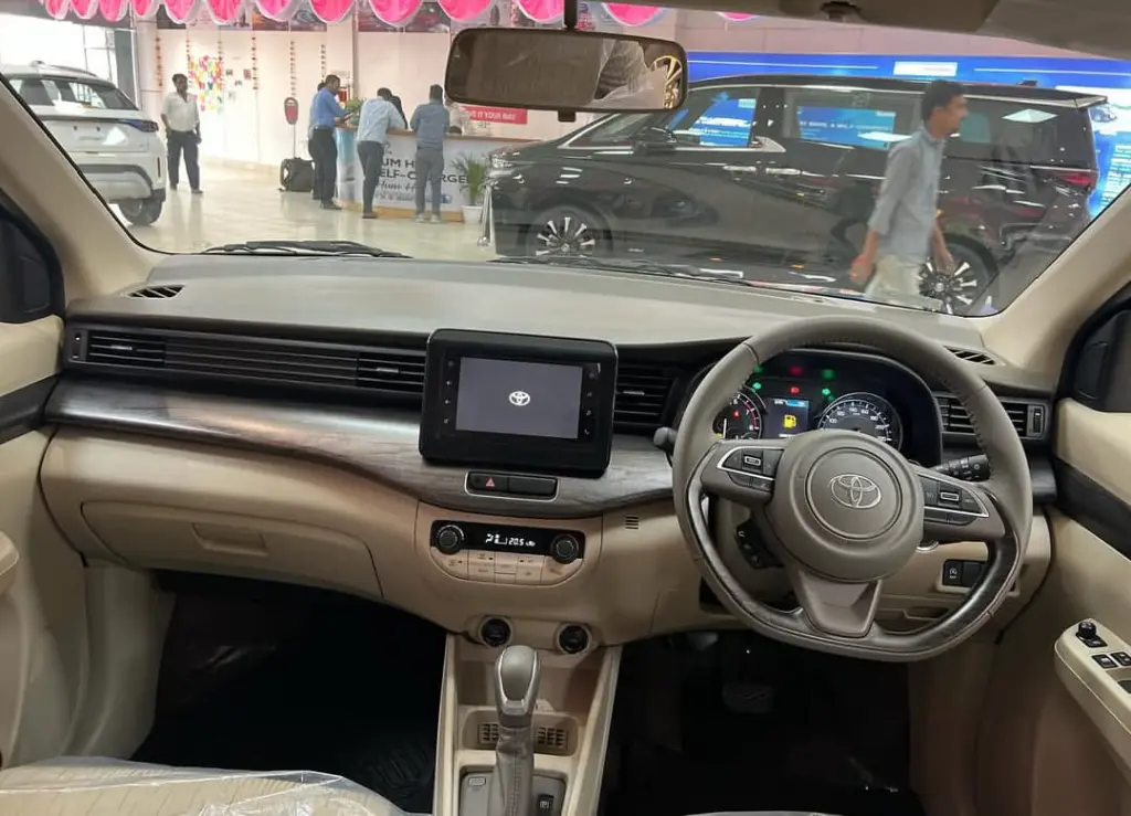 TOYOTA RUMION thumbnail 2