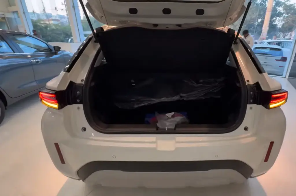 TOYOTA TAISOR thumbnail 5