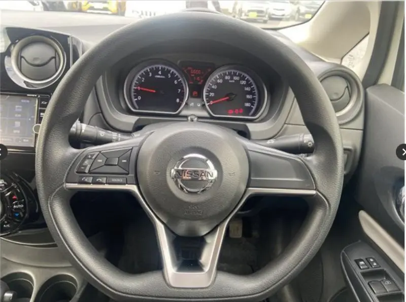 NISSAN NOTE thumbnail 7