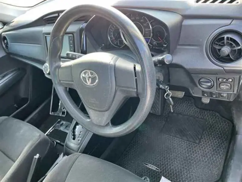 TOYOTA COROLLA AXIO thumbnail 3
