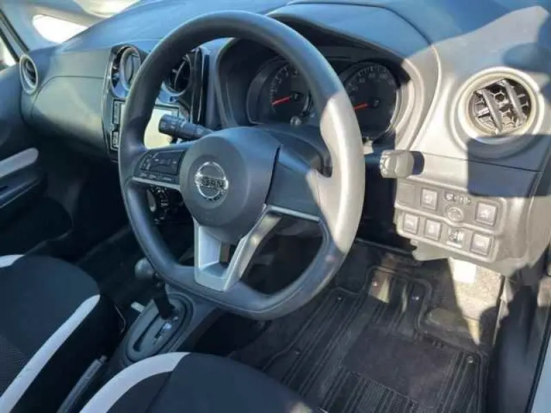 NISSAN NOTE thumbnail 5