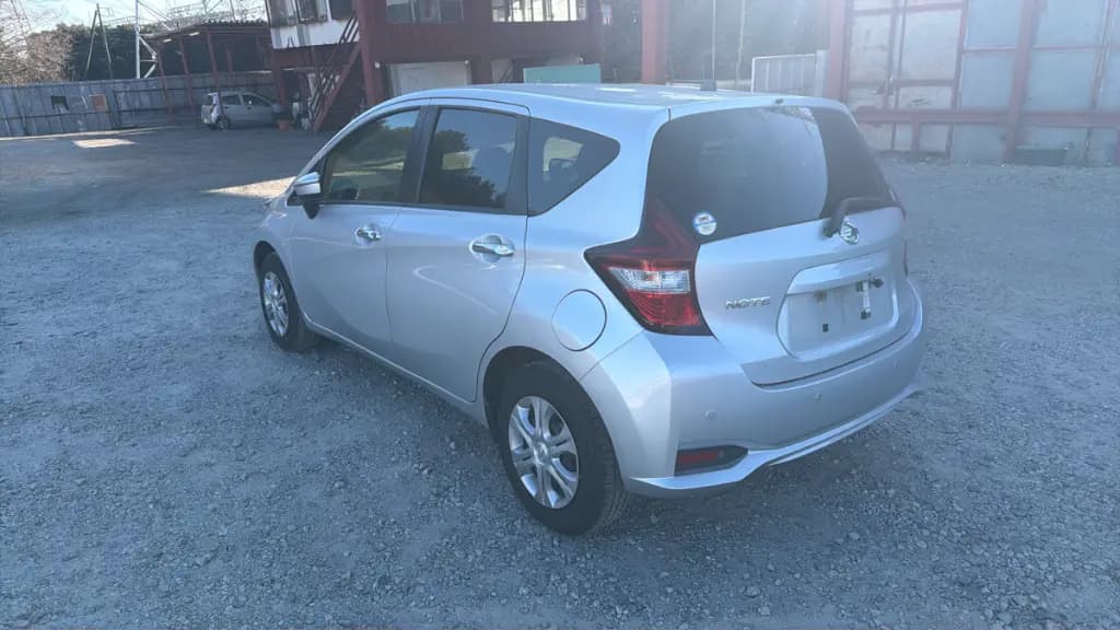 NISSAN NOTE thumbnail 9