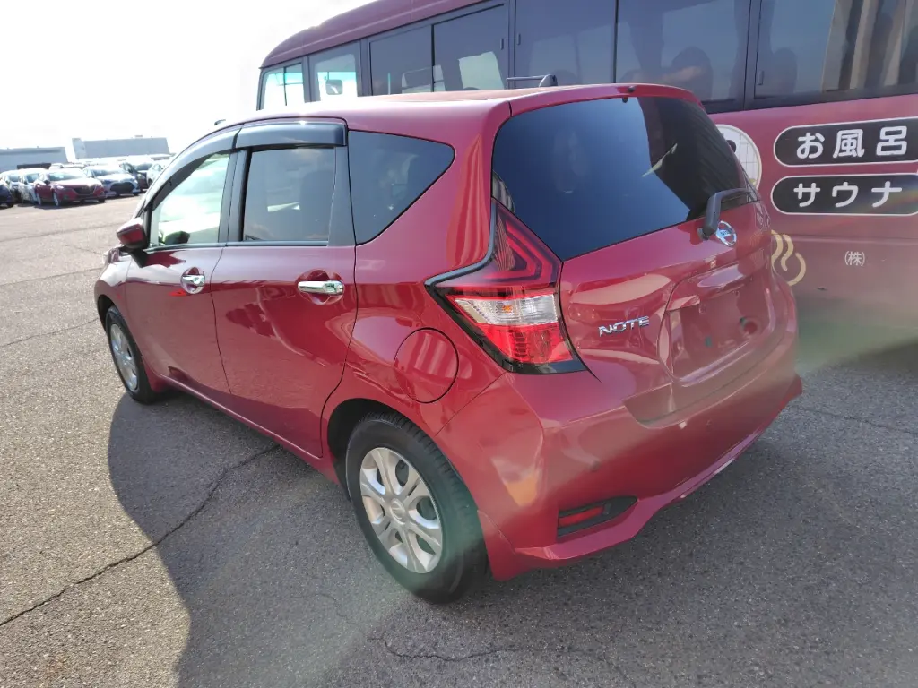 NISSAN NOTE thumbnail 6