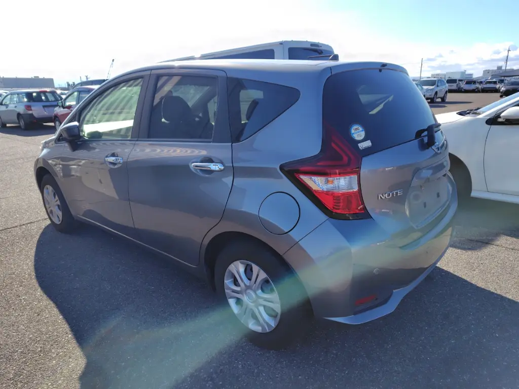NISSAN NOTE thumbnail 5