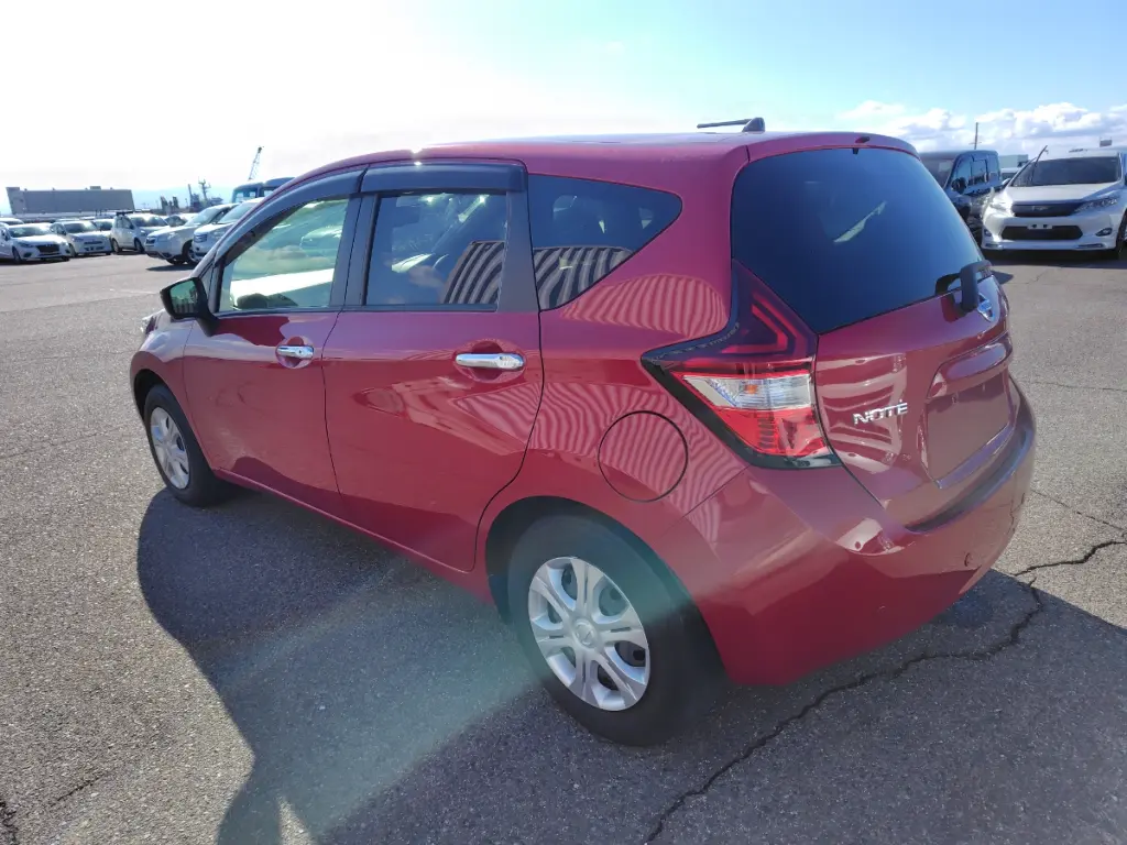 NISSAN NOTE thumbnail 4