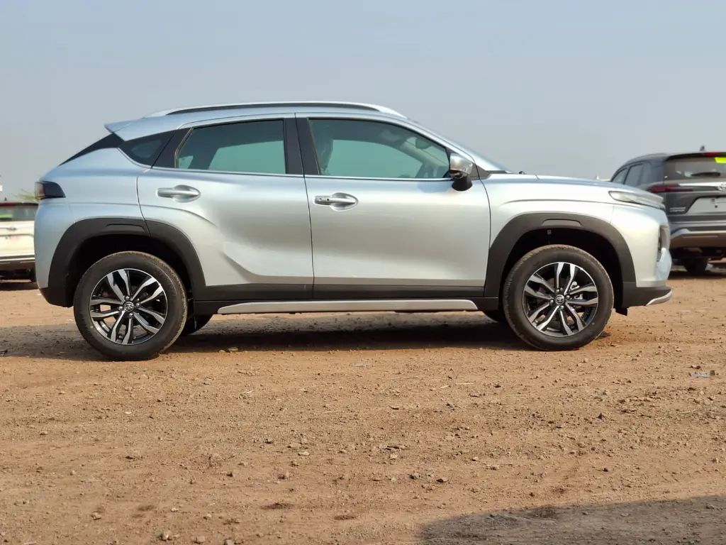 TOYOTA TAISOR thumbnail 5