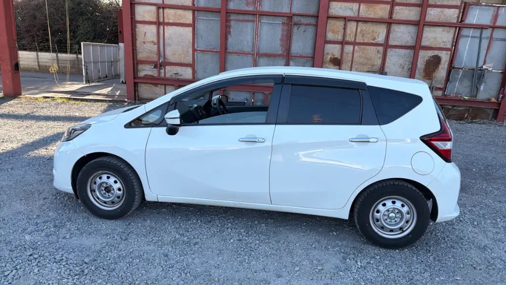 NISSAN NOTE thumbnail 4
