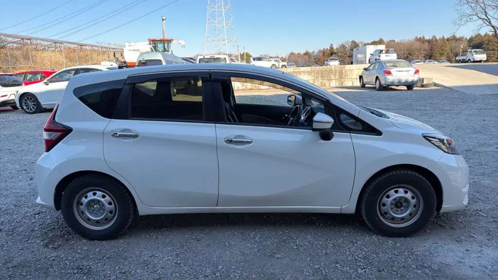 NISSAN NOTE thumbnail 9