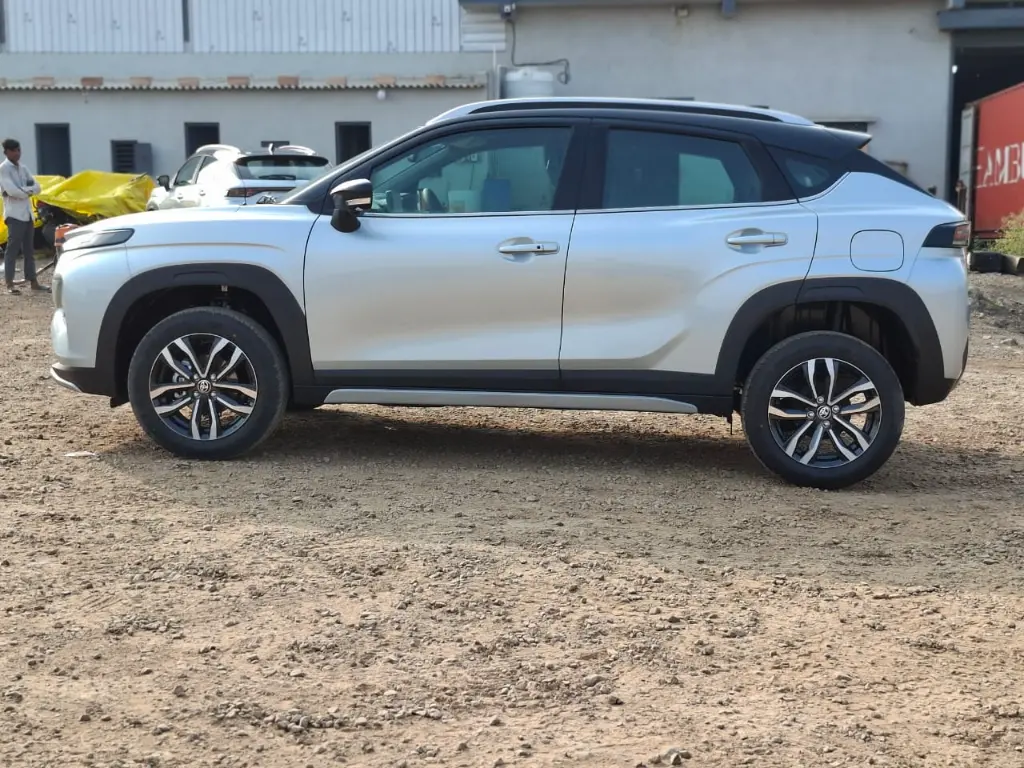 TOYOTA TAISOR thumbnail 2