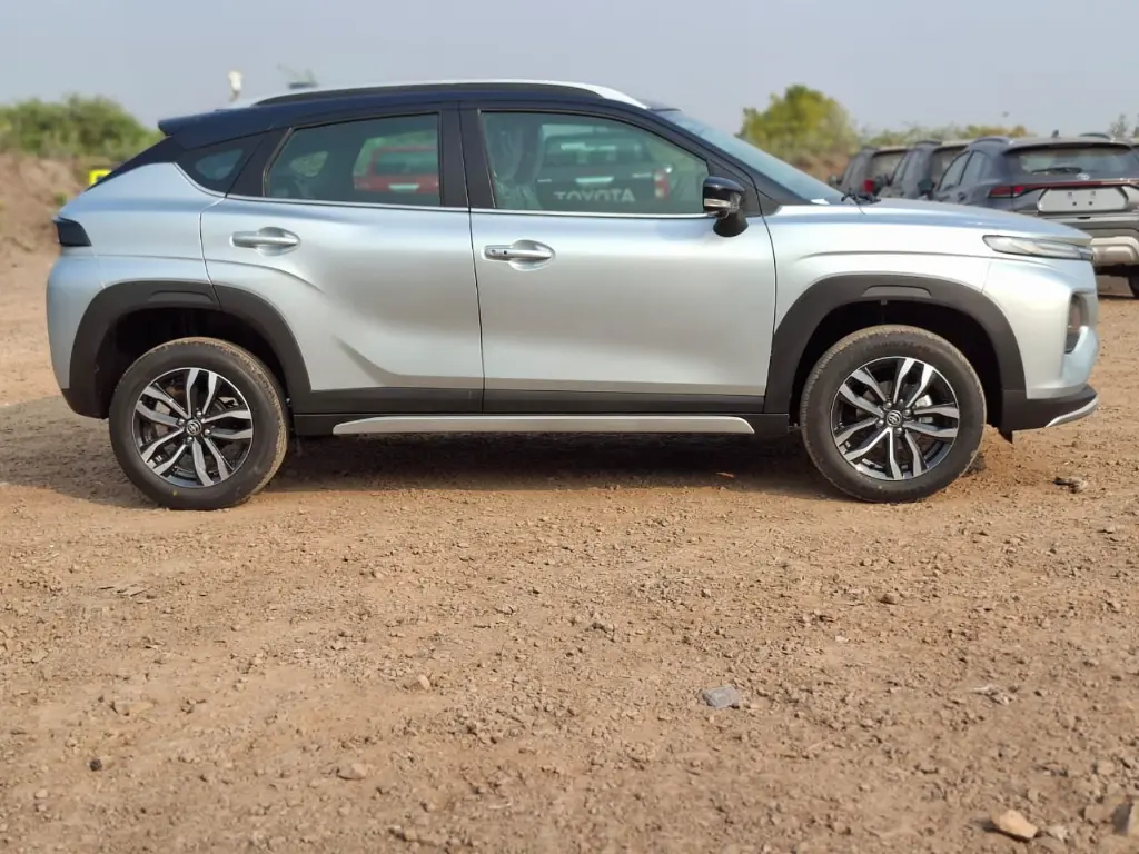TOYOTA TAISOR thumbnail 4