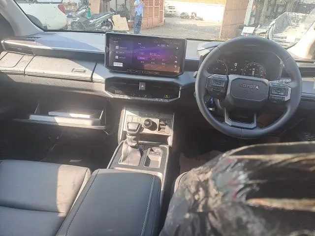 TOYOTA HILUX TRAVO thumbnail 6